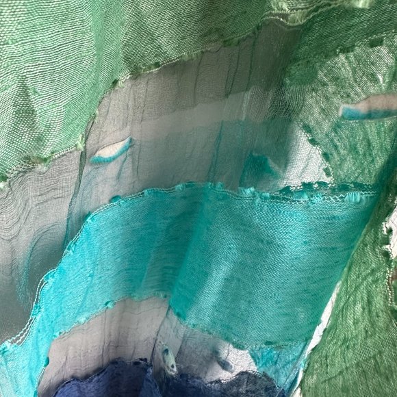 Artisan silk scarf - Picture 9 of 10